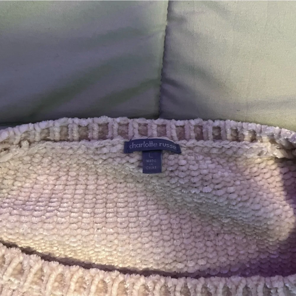 White sweater - Picture 2 of 2